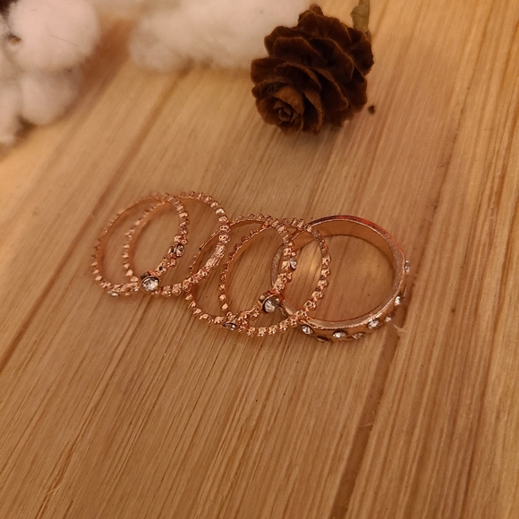 ππNEWππ PRETTY!! 5 Band Stacked Rings in ROSE GOLD - Picture 8 of 9